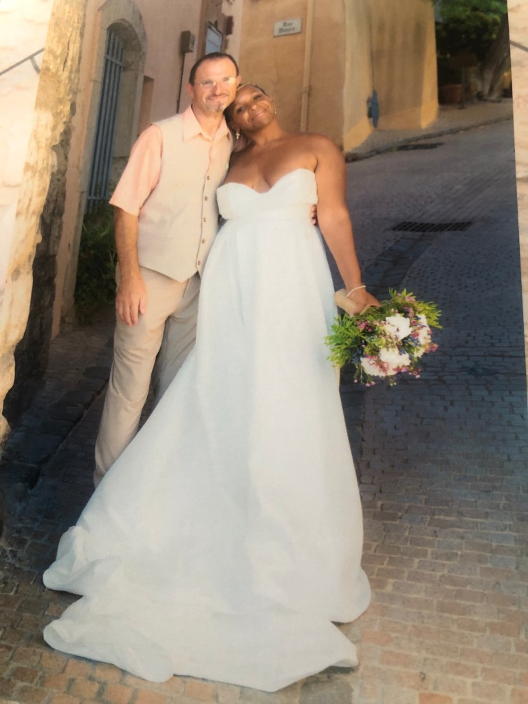 Eric & Thembi on their wedding day in Le village Castellet
